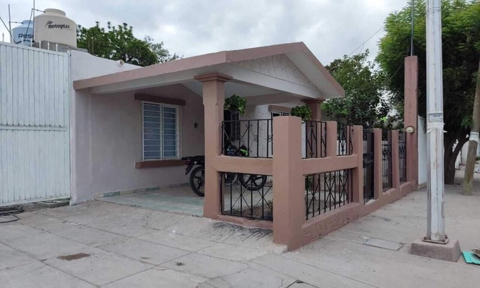 Guamuchil Casa | Charming 1-bedroom house with WiFi and AC in brilliant Las Glorias