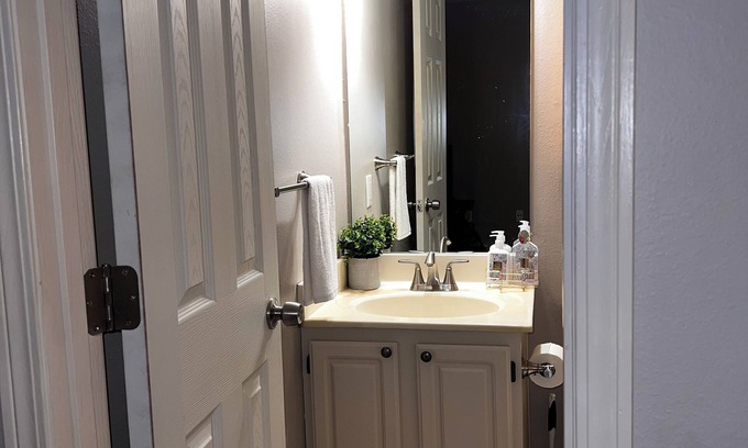 Waldron Casa | Charming 1-bedroom house with AC, and a shared living and kitchen space.