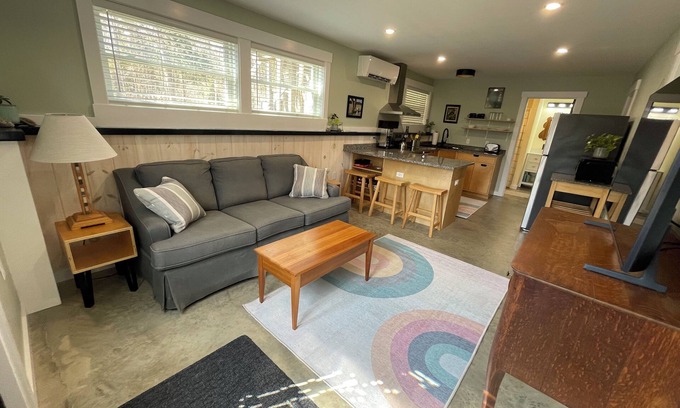 Lincolnville Apartamento | Charming 1-bedroom apartment with AC, WiFi in tranquil Lincolnville