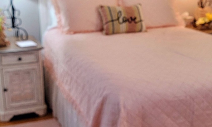 McMinnville Apartamento | Charming 1-bedroom apartment with WiFi and AC in peaceful McMinnville.