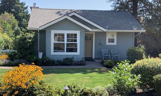 Hillendale Cabaña | Charming 1-bedroom cottage in Oregon City