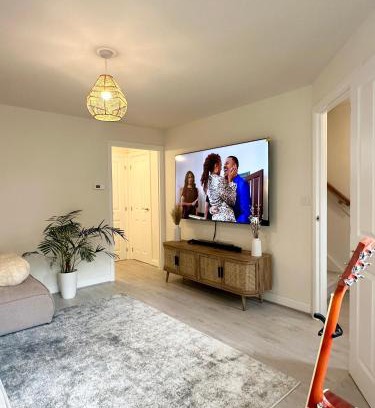 Preston Casa | Charming 1 Bedroom with Private Bath