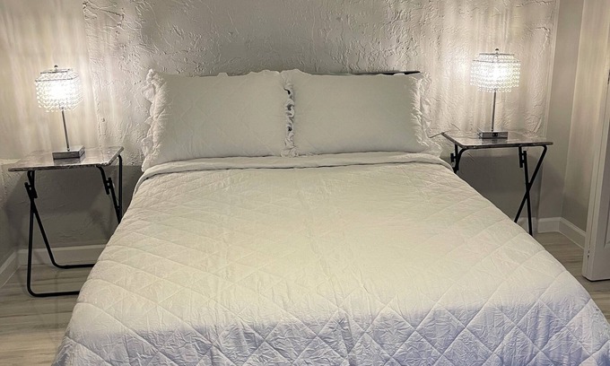 Tamarac Casa | Charming 1-bedroom with private entrance Tamarac.