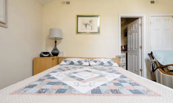 Cherry Hill Casa | Charming 1-bed/bath in a house Near PATCO TRAIN station ASHLAND, Cherry Hill, NJ