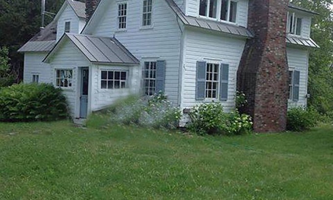 Winhall Otro | Charming 1830 Farmhouse
