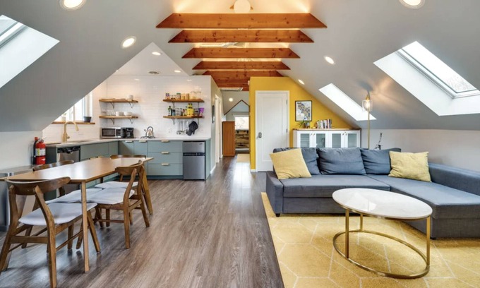 Cole Casa | Charming 1902 Home near RiNo! HOT TUB