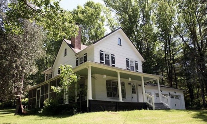 Beach Lake Otro | Charming 19th Century Farmhouse on 15 Wooded Acres
