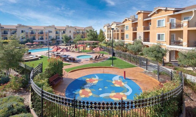 Napa Condominio | Charming 1Bed/1Bath in the delightful Napa, with AC, WiFi, Pool, & Fitness room!