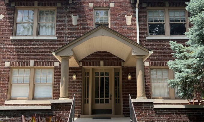 Cherokee Triangle Apartamento | Charming 1BR Retreat in the Heart of Louisville's Highlands