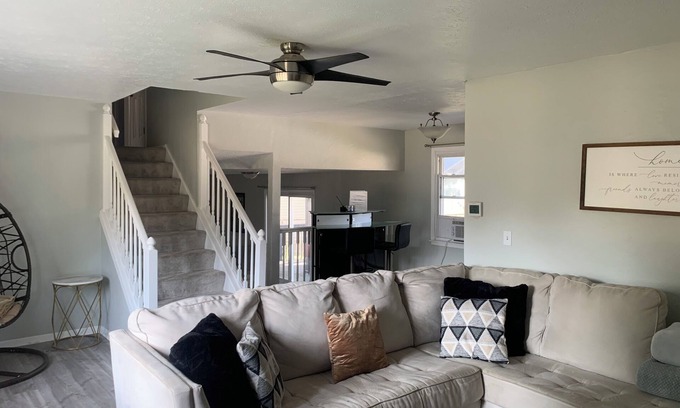Mentor-on-the-Lake Casa | Charming 2-bedroom house in serene Mentor-on-the-Lake