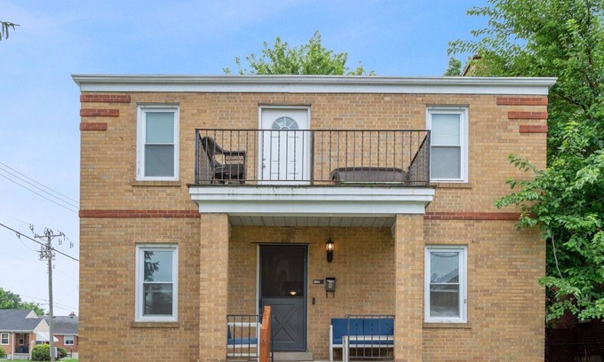 Deer Park Apartamento | Charming 2-bd Apt in delightful Deer Park, OH with AC & strong WI-Fi