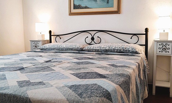 Capitana Cabaña | Charming 2-bedroom cottage with WiFi, AC in lovely Quartu Sant'Elena