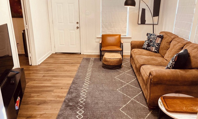 North Little Rock Casa | Charming 2-bedroom house with WiFi, AC in North Little Rock