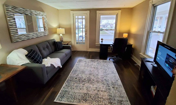 West Carrollton Casa | Charming 2 bed/1 bath unit, quiet neighborhood *Extended Stay*
