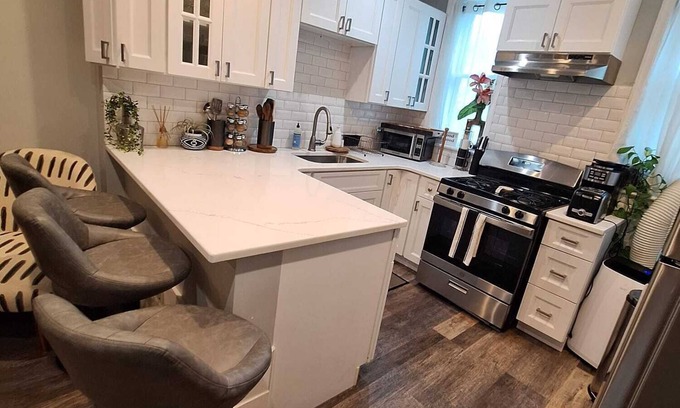 Communipaw Apartamento | Charming 2-bed Apt.Short Walk to Liberty State Park and Train! 20 Min to NYC