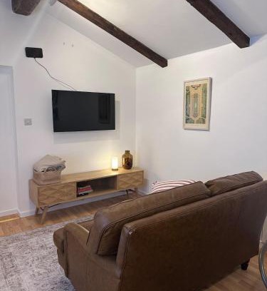 Tatton Park Casa | Charming 2-bed cottage in Peover, Cheshire East
