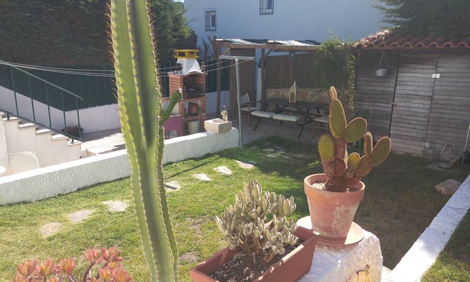 Maca Casa | Charming 2-Bed House in Sesimbra