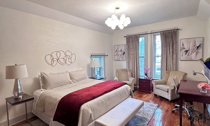 Dayton Casa | Charming 2-bed townhome with WiFi, AC in lovely Dayton 2 min downtown 5min to UD