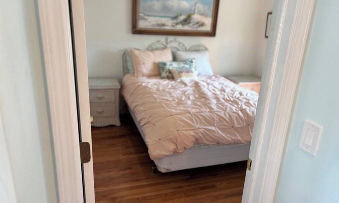 Ortley Beach Casa | Charming 2-bedroom house on Pelican Island with WiFi and AC