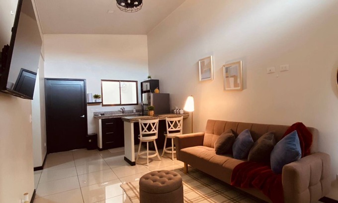 Quesada Apartamento | Charming 2-bedroom apartment in gorgeous Ciudad Quesada with WiFi, AC
