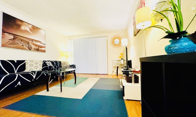 Marina Peninsula Apartamento | Charming 2-bedroom apartment with WiFi in fabulous Marina del Rey