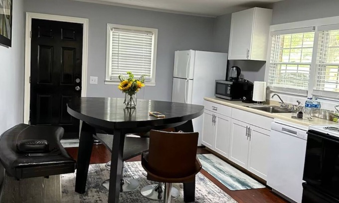 Lawrenceville Casa | Charming 2-bedroom house in peaceful Lawrenceville with WiFi, AC
