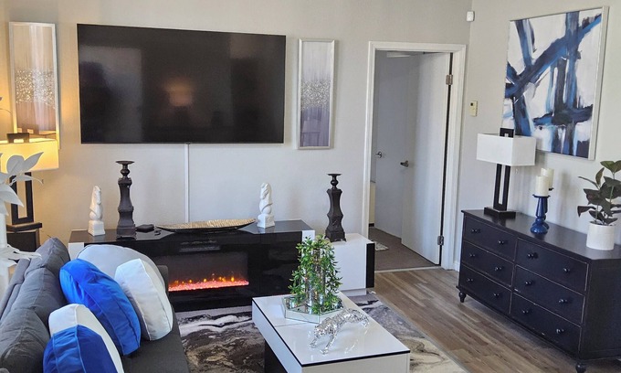 Moreno Valley Cabaña | Charming 2-bedroom cottage in wonderful Moreno Valley with WiFi, all utilities