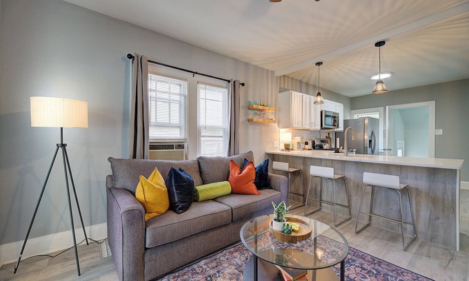 Saint Francis Casa | Charming 2-bedroom house near lake and airport