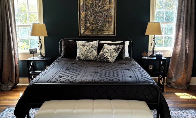Abingdon Casa | Charming 2 bedroom 1 bathroom. Prime location in Abingdon's Historic District.