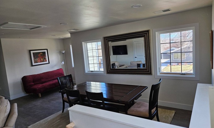 University Park Casa | Charming 2-bedroom 2 Bath Second Story of Home, with AC, WiFi in amazing Denver