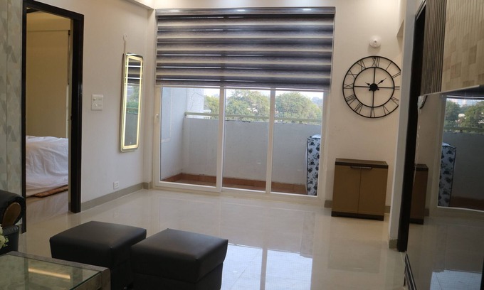 Taj Ganj Apartamento | Charming 2-bedroom, 2-bathroom spacious apartment nestled near "Taj Mahal"