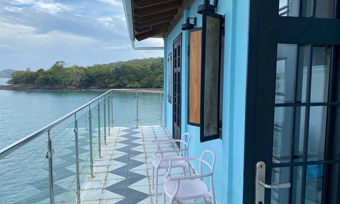 Boca Chica Casa | Charming 2-bedroom, 2.5 bath Over-water House on Secluded Beach!