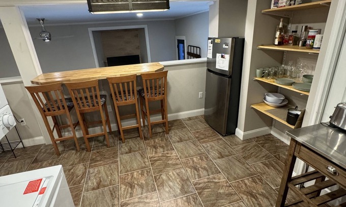 Bar Harbor Apartamento | Charming 2-bedroom apartment minutes from Acadia National Park entrance