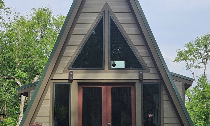 Talisheek Cabina | Charming 2-bedroom A-frame cabin on Bonner Creek, near Bogue Chitto State Park