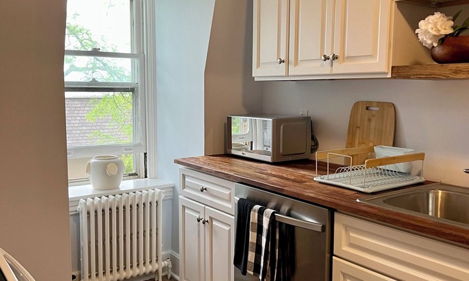 Bethlehem Apartamento | Charming 2-bedroom apartment with AC and WiFi in enchanting Historic Bethlehem