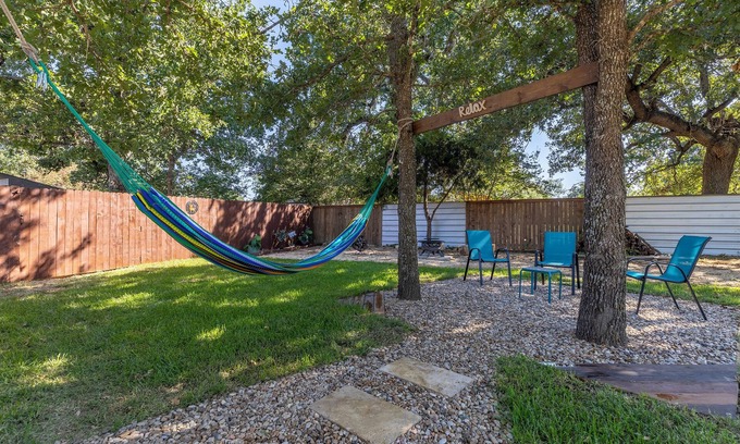 Garfield Apartamento | Charming 2-bedroom apartment with WiFi, AC in awesome Del Valle 3 parking lot