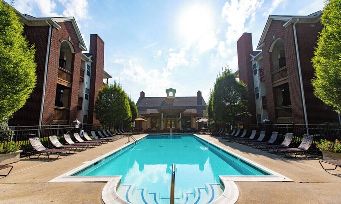 Beaumont Residential Apartamento | Charming 2-bedroom apartment in the Beaumont area of Lexington, KY.