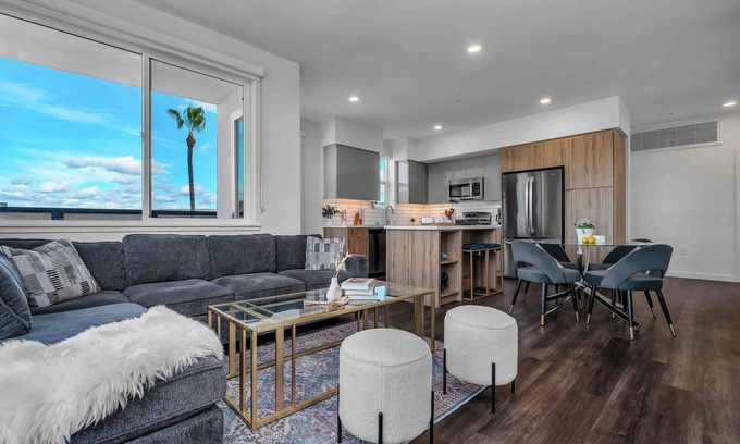 Santa Ana Apartamento | Charming 2-bedroom apartment with AC, fitness room in tranquil Santa Ana