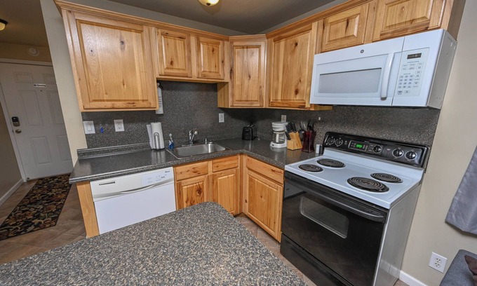 Accident Apartamento | Charming 2-bedroom apartment with AC, WiFi in delightful Accident