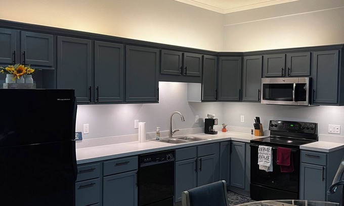 Hamilton Apartamento | Charming 2-bedroom apartment just outside of Saugatuck in the peace of the woods