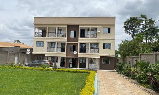 Yaounde Casa | Charming 2-bedroom apartment with WiFi, AC, Garden in Odza Borne 12, Yaounde