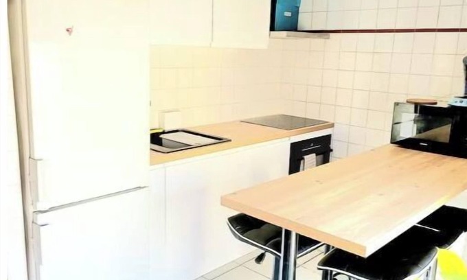 Chateauvert Apartamento | Charming 2-bedroom apartment 400m from station center