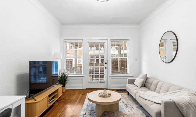 Decatur Apartamento | Charming 2-bedroom apartment in dowtown Decatur/ 20 min from downtown ATL