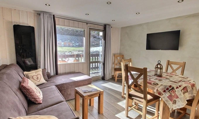 Meribel-Mottaret Apartamento | Acogedor apartamento para 4 personas en Méribel Mottaret, a pie de pistas