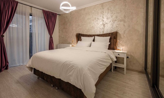 Tractorul Apartamento | Charming 2-bedroom apartment in awesome Brașov with Jacuzzi.