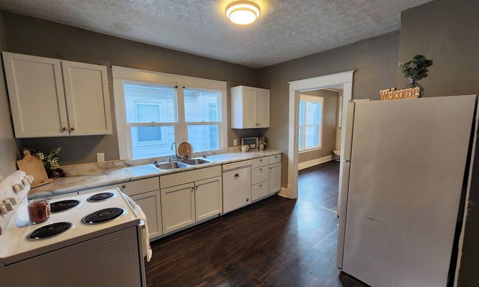Kokomo Apartamento | Charming 2-bedroom apartment with WiFi, AC in Kokomo