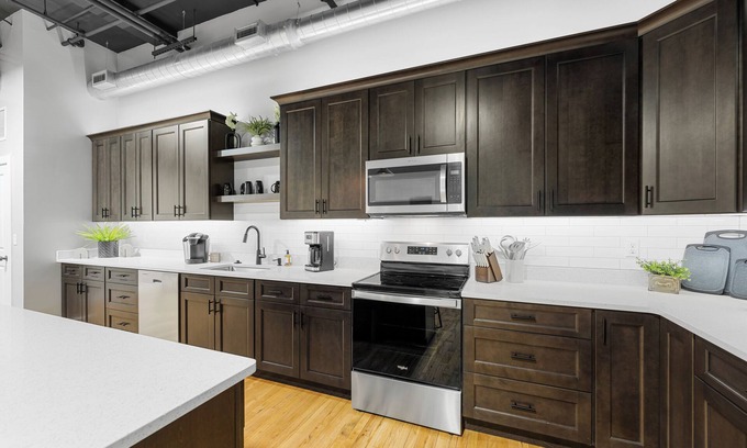 Salina Apartamento | Charming 2-bedroom apartment with WiFi, AC in delightful downtown Salina