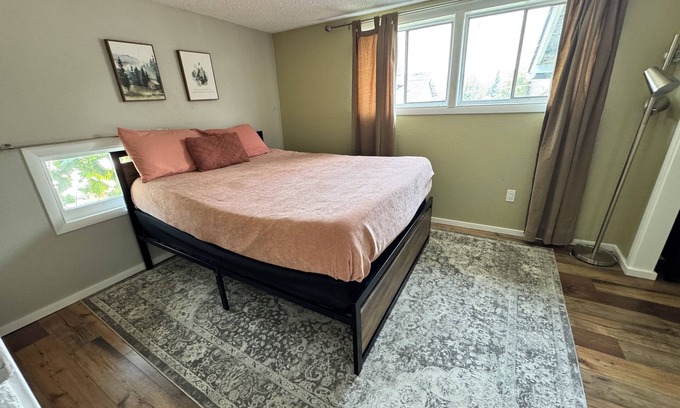 Sumner Apartamento | Charming 2-bedroom apartment in downtown Sumner with AC