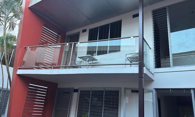 Suva Casa | Charming 2-bedroom apartment with AC, WiFi in brilliant Suva