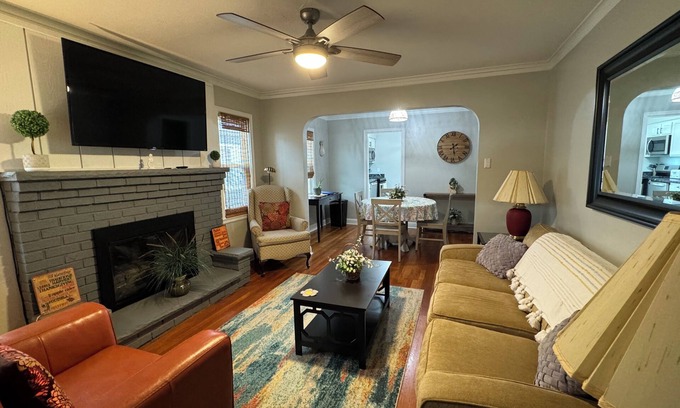 Spring Hill Casa | Charming 2-bedroom Bungalow - Close to Everything!